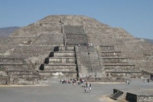 Teotihuacan_la Piramide del Sole