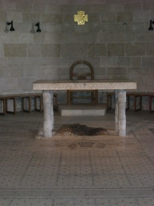 Lago Tiberiade, pietra del miracolo della moltiplicazione.