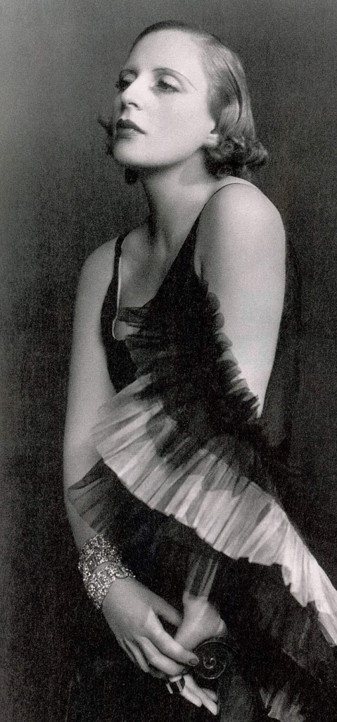 Tamara-de-Lempicka-art-deco-woman-female-painter-1920s-1930s